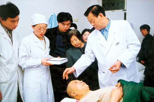 石学敏院士、阮士怡教授当选第二届国医大师-天中新闻网