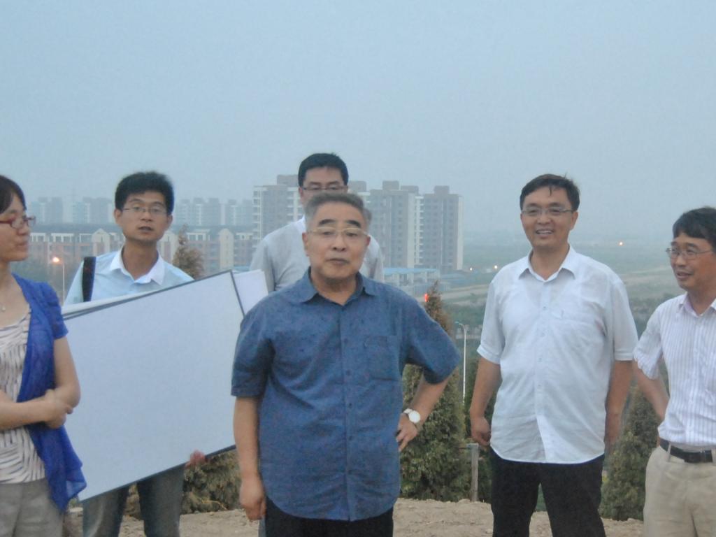 张伯礼校长视察新校区中药植物园建设工程-天中新闻网